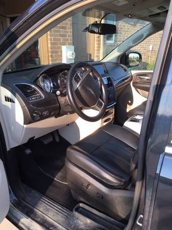 2014 Chrysler Town & Country for sale in Denton, TX – photo 6