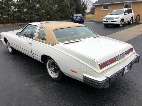 1976 Buick Riviera White - - by dealer - vehicle for sale in Johnstown , PA – photo 8