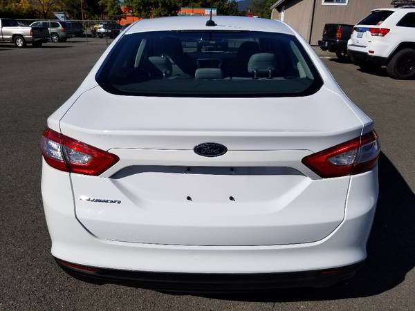 2014 Ford Fusion S * 2-OWNERS, BLUETOOTH, GAS SAVER* Sharp Sedan!! for sale in Grants Pass, OR – photo 5