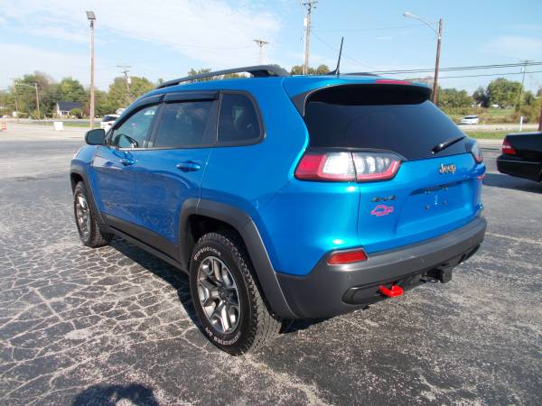 2021 Jeep Cherokee Trailhawk - - by dealer - vehicle for sale in Columbia, KY – photo 6
