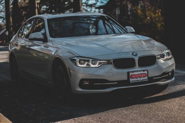 2018 BMW 330i xDrive - - by dealer - vehicle for sale in Great Neck, NY – photo 3