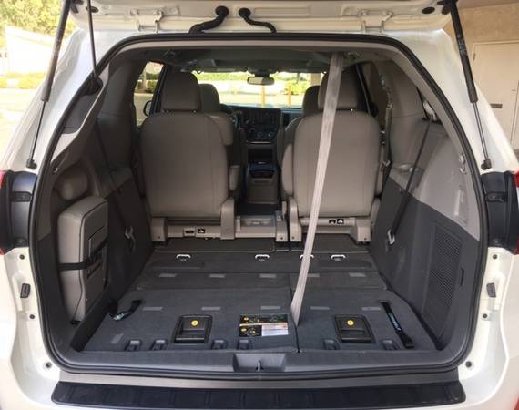 2019 Toyota Sienna XLE WITH THIRD ROW SEATING #53629 for sale in Grants Pass, OR – photo 17