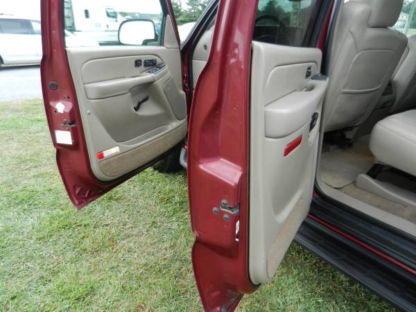 2005 Chevrolet Suburban 1500 LT, V8, 4X4, Auto for sale in Georgetown, MD – photo 14