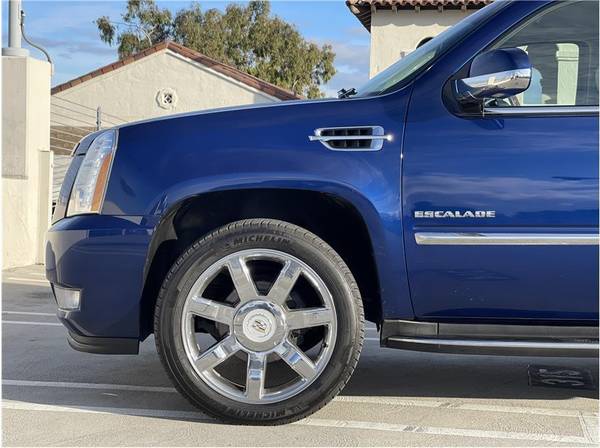 2012 Cadillac Escalade Luxury 4dr SUV - - by dealer for sale in Sunnyvale, CA – photo 5