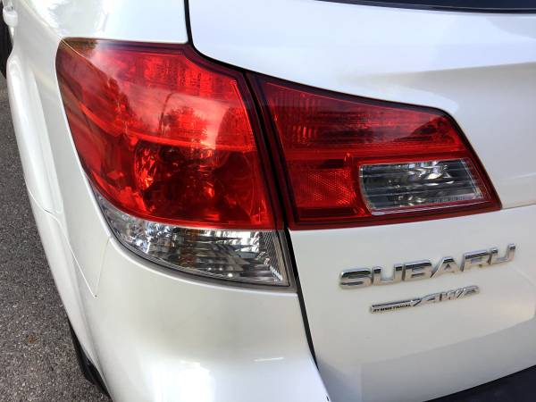 2013 Subaru Outback 2.5i Premium Wagon 4D - cars & trucks... for sale in Tucson, AZ – photo 7