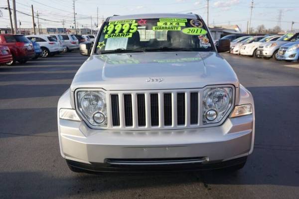 2011 JEEP LIBERTY SPORT LOW MILES 4X4 CLEAN CARFAX - cars for sale in Louisville, KY – photo 2