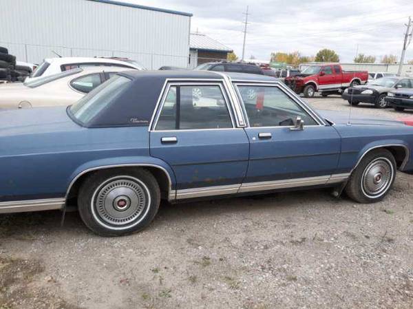 **NEW TIRES** 1984 Ford Crown Victoria **PRETTY CLEAN** for sale in West Fargo, ND – photo 9