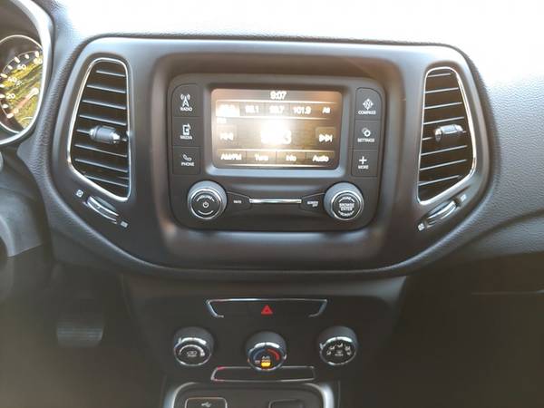 2018 JEEP COMPASS SPORT ONLY 28,000 MILES! 1 OWNER! CLEAN CARFAX! for sale in Norman, TX – photo 11