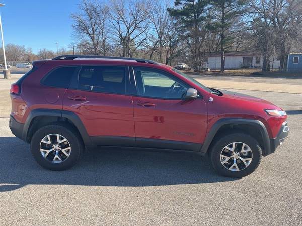 2016 Jeep Cherokee Trailhawk - - by dealer - vehicle for sale in Gilmer, TX – photo 4