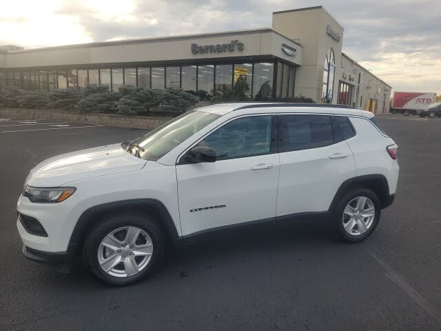 2022 Jeep Compass Latitude FWD for sale in New Richmond, WI