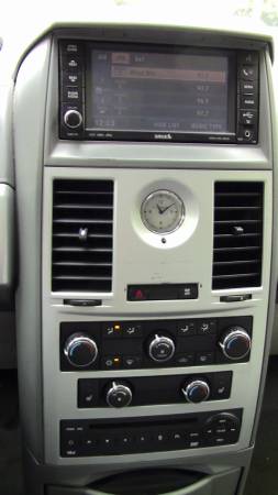 2008 Chrysler Town and Country Touring Minivan **3rd Row**DVD Player** for sale in Lockport, NY – photo 11