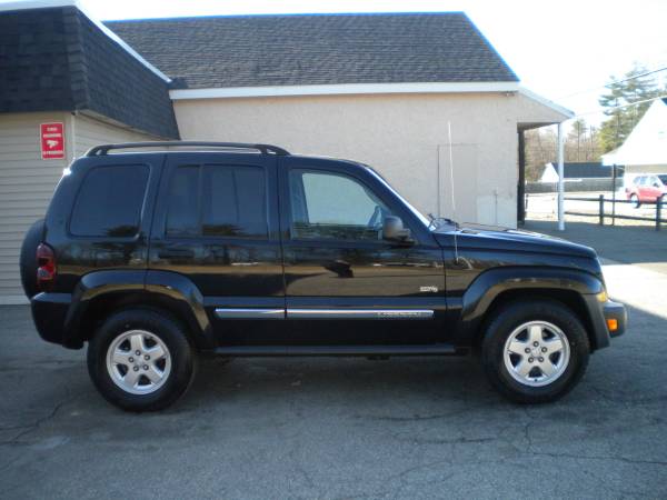 Jeep Liberty 4X4 65th anniversary edition Sunroof 1 Year for sale in Hampstead, MA – photo 4