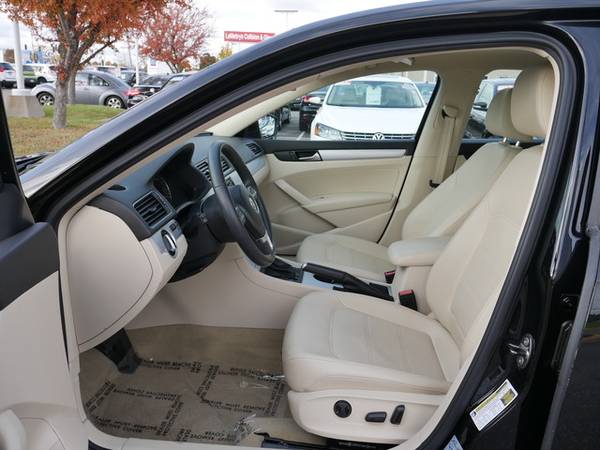 2013 Volkswagen Passat TDI SE w/Sunroof for sale in Inver Grove Heights, MN – photo 18