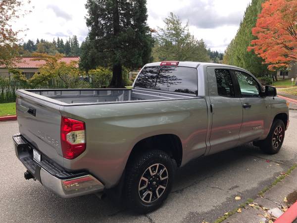 2017 Toyota Tundra Double Cab SR5 4WD --5.7L V8, 1owner, Clean title-- for sale in Kirkland, WA – photo 5