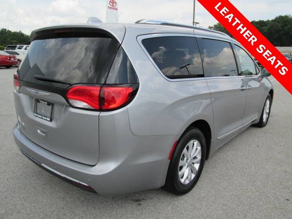 2018 Chrysler Pacifica Touring L mini-van Silver for sale in ROGERS, AR – photo 15