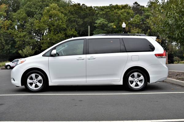 2013 Toyota Sienna---CLEAN CARFAX/ 1OWNER--116 k miles for sale in Hillside, NJ – photo 2