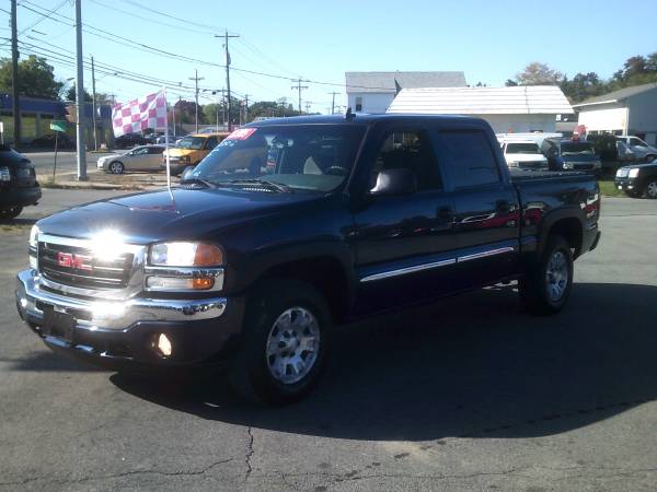 2006 GMC SIERRA SLE (CLEAN) for sale in Schenectady, NY – photo 4