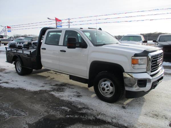 2015 gmc 3500 duramax diesel crew cab drw 4x4 clean only 94k miles for sale in Forest Lake, WI – photo 3