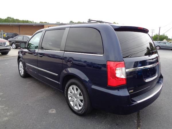 2016 Chrysler Town & Country Touring for sale in Greenville, NC – photo 3