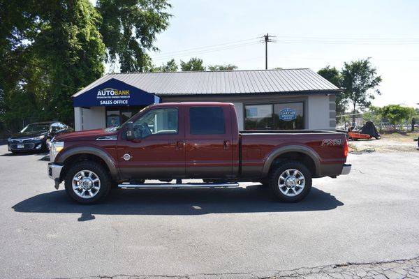 2015 FORD F250 LARIAT 4X4 CREW CAB SUPER DUTY - EZ FINANCING! FAST... for sale in Greenville, SC