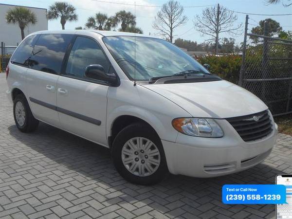 2007 Chrysler Town Country Minivan - Lowest Miles / Cleanest Cars In F for sale in Fort Myers, FL