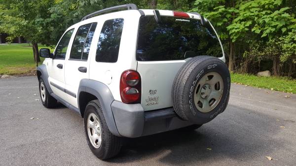 2007 Jeep Liberty (ONLY 121K MILES) for sale in Warsaw, IN – photo 3