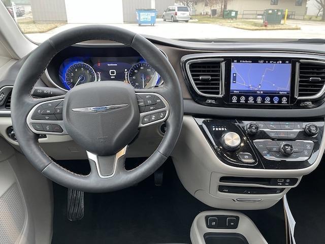 2017 Chrysler Pacifica Touring-L Plus for sale in Hudson, IA – photo 5