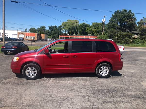 2008 Chrysler town & country for sale in Syracuse, NY – photo 2