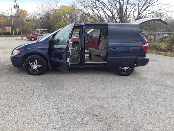 2005 chrysler town&country - cars & trucks - by owner - vehicle... for sale in Fort Worth, TX – photo 7