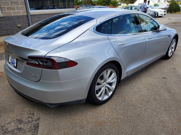 2015 Tesla Model S 85D AWD. Auto Pilot. 17" Touchscreen. Must SEE!!!... for sale in Marion, IA – photo 9