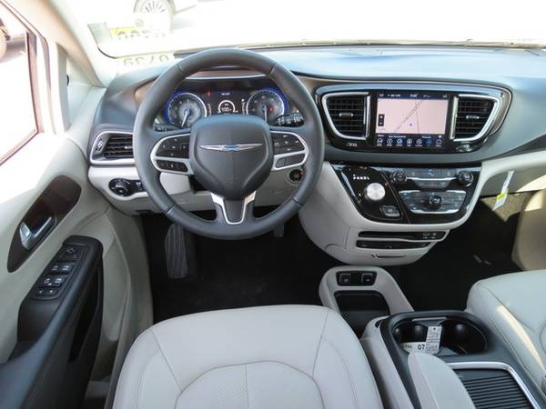 2018 Chrysler Pacifica Bright White Clearcoat PRICED TO SELL! for sale in Pensacola, FL – photo 6