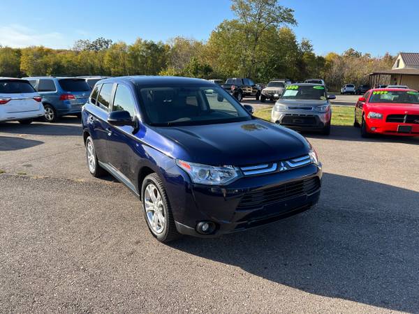 2014 Mitsubishi Outlander GT S-AWC - - by dealer for sale in Mainesville, OH – photo 3