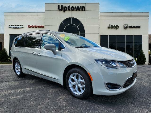 2017 Chrysler Pacifica Touring L Plus FWD for sale in Slinger, WI