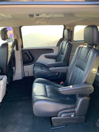 2014 CHRYSLER TOWN & COUNTRY TOURING ED for sale in Studio City, CA – photo 17