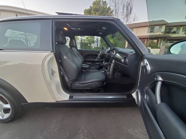 2006 Mini Cooper Panoramic Roof Pepper White 1.6L Automatic 75K Miles for sale in North Hollywood, CA – photo 19