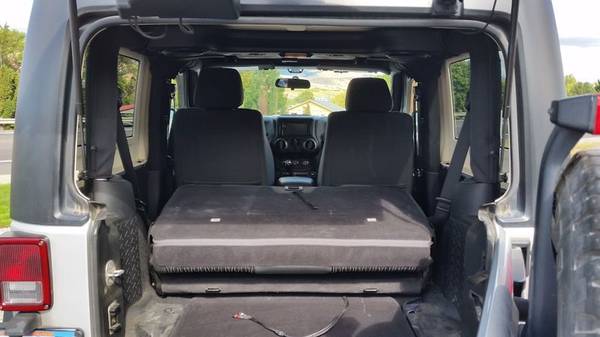 2011 Jeep Wrangler Sport 4WD HardTop Manual with Low Miles One Owner for sale in Ashland, OR – photo 19