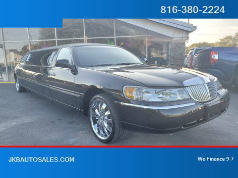 2000 Lincoln Town Car RWD Executive Sedan 4D Trades Welcome Financing for sale in Harrisonville, KS – photo 11
