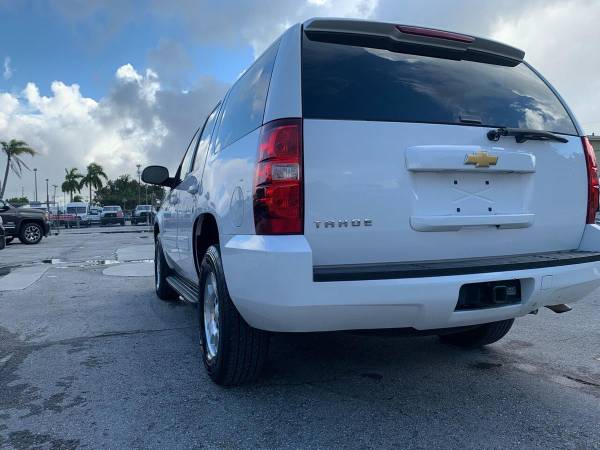 2013 Chevrolet Chevy Tahoe LS 4x2 4dr SUV GUARANTEED APPROVAL! -... for sale in Miami, FL – photo 3