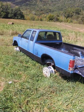 1985 chevy S10 pickup 4x4 for parts for sale in durbin, WV – photo 4
