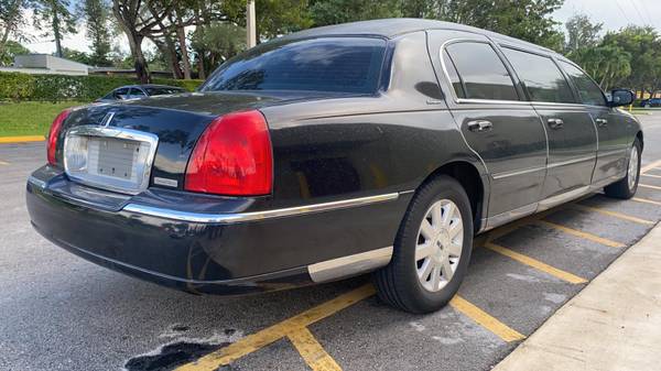 2003 LINCOLN TOWN CAR LIMOSINE STYLE 75K MILES 1 OWNER - cars & for sale in Hollywood, FL – photo 5