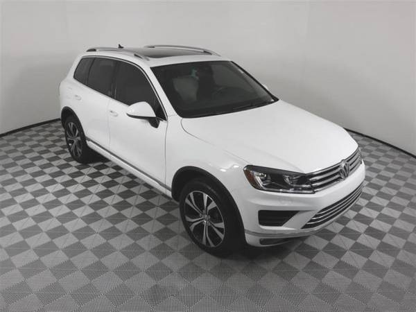 2017 VW Volkswagen Touareg Wolfsburg Edition suv White for sale in Martinez, GA – photo 2