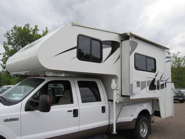 2006 Ford F-350 Super Duty Lariat with Host Camper for sale in Forest Lake, MN – photo 19