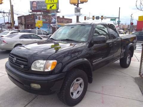 2001 TOYOTA TUNDRA LTD LEATHER 4X4 RUNS AND LOOKS NEW NO RUST for sale in Philadelphia, PA