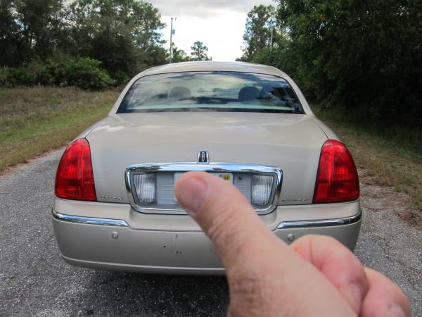 Lincoln Town Car - cars & trucks - by owner - vehicle automotive sale for sale in Labelle, FL – photo 4