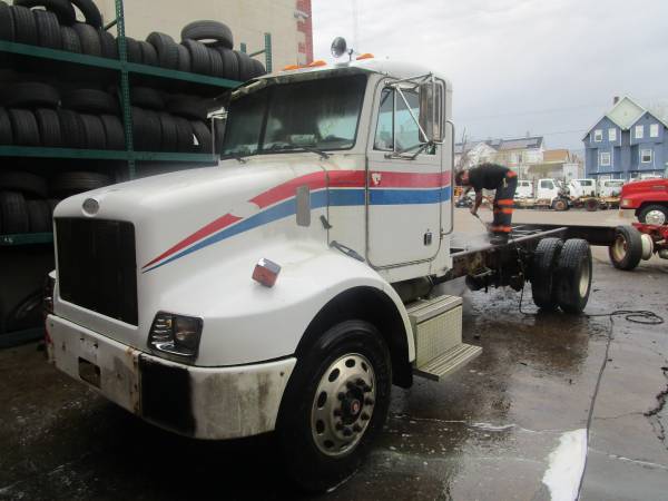2005 Peterbilt 330 (Parts or Repair) - - by dealer for sale in Other, NH – photo 2