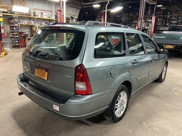2005 FORD FOCUS SES SXW WAGON ONLY 130K EXCEL IN/OUT! RUNS GREAT! -... for sale in Copiague, NY – photo 7