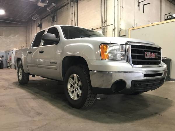 2010 GMC Sierra 1500 4x4 Flex Fuel Z71,114k miles,We take all trades for sale in Cleveland, OH – photo 3