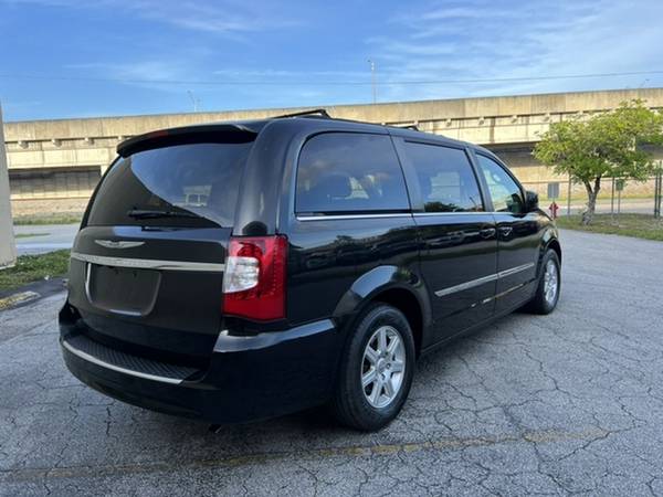 2012 Chrysler Town and Country - - by dealer - vehicle for sale in Fort Lauderdale, FL – photo 2