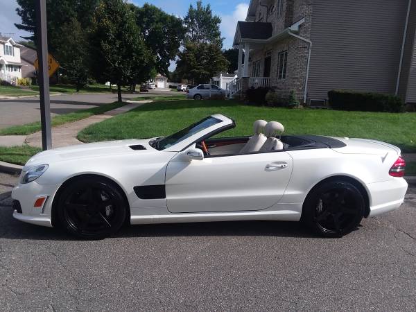 BEAUTIFUL WHITE/WHITE 07 MERCEDES BENZ SL550 SL63 UPGRADES 77K MILES for sale in Melville, NY – photo 7