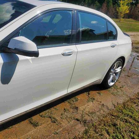 Like New 2013 BMW 750 IL for sale in Oakland, TN – photo 9